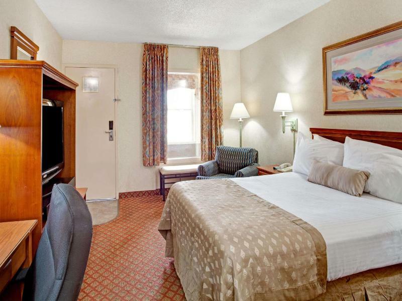 Ramada By Wyndham West Memphis Hotel Eksteriør billede